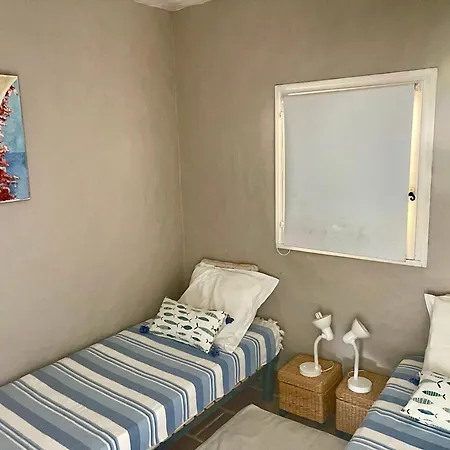A 2 Mn De La Mer, Ancone Holiday home *